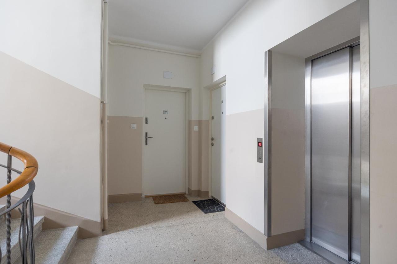 Metro Racławicka Red Apartment Warszawa Zewnętrze zdjęcie