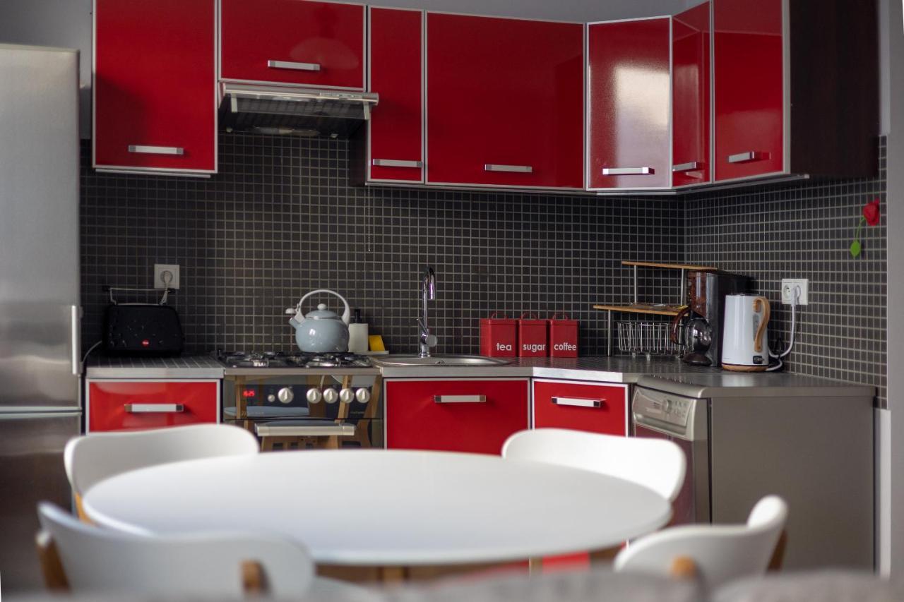 Metro Racławicka Red Apartment Warszawa Zewnętrze zdjęcie